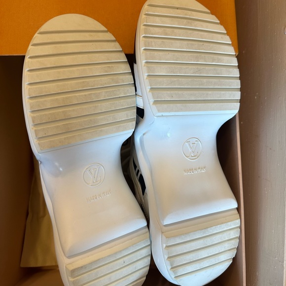 LV Archlight Sneakers - Picture 5 of 8
